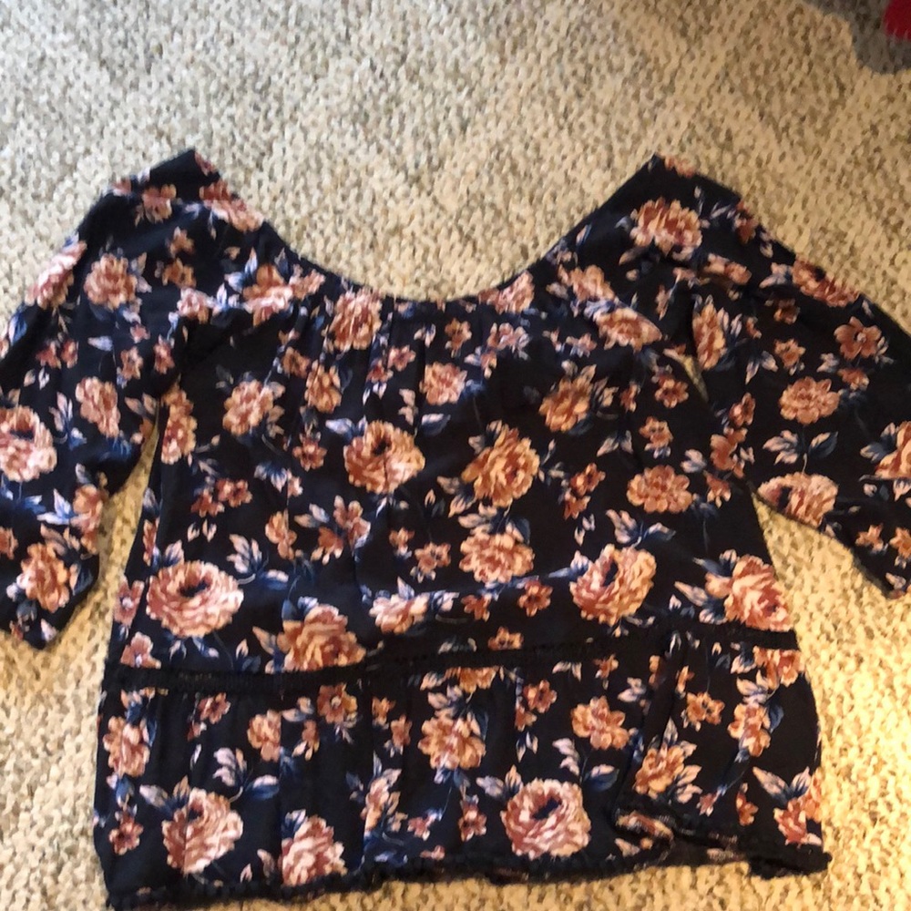 Off the shoulder American Eagle top.